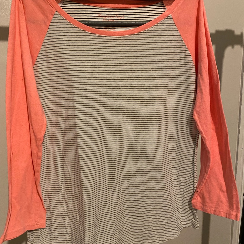 American Eagan Outfitters Coral White Striped Regan 3/4 sleeve T-Shirt Large